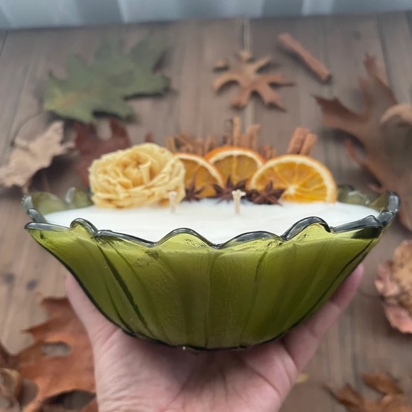 AUTUMN ORCHARD Candle  - Holiday Candle - Soy Wax Candle -Hand Crafted Candle - Picture 3 of 5